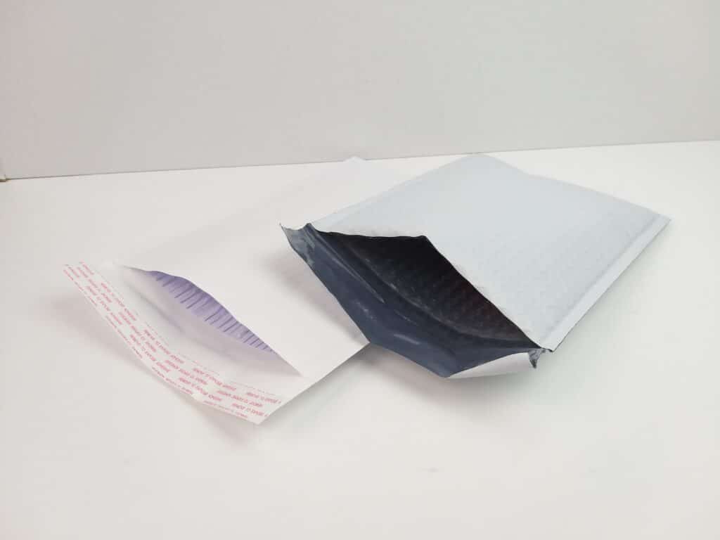 Eco-friendly, 100% recyclable padded bags 5